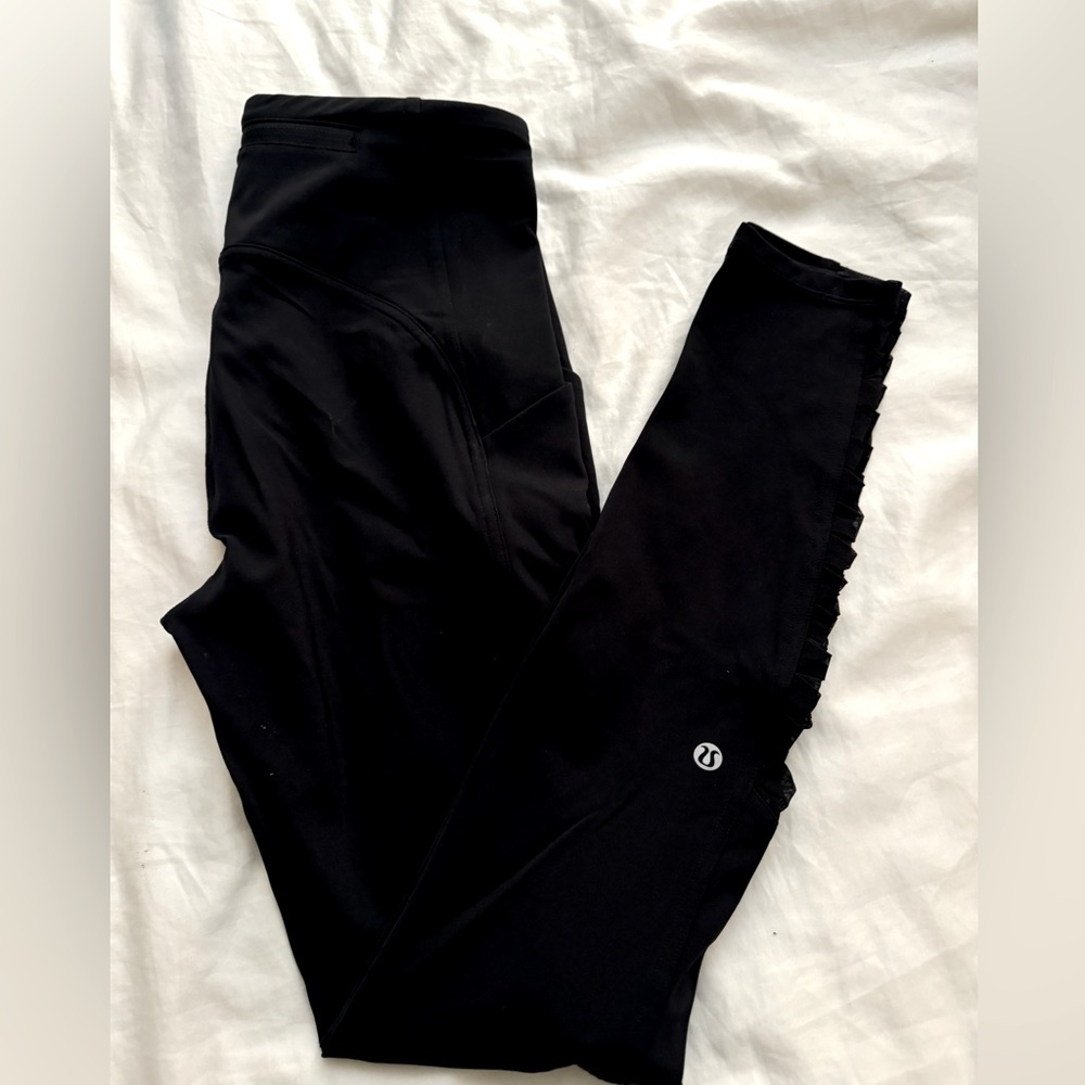 Lululemon Sharp turns tight 28”